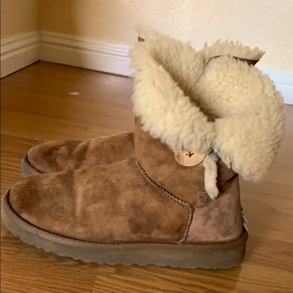 Uggs - image 2